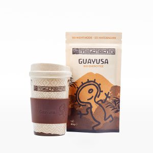 Fotografie der Produkte von Matchchin Guayusa Energy Tea. 
Fotografie und Postproduktion der Vorderseite der Teeverpackung mit Trinkbecher.